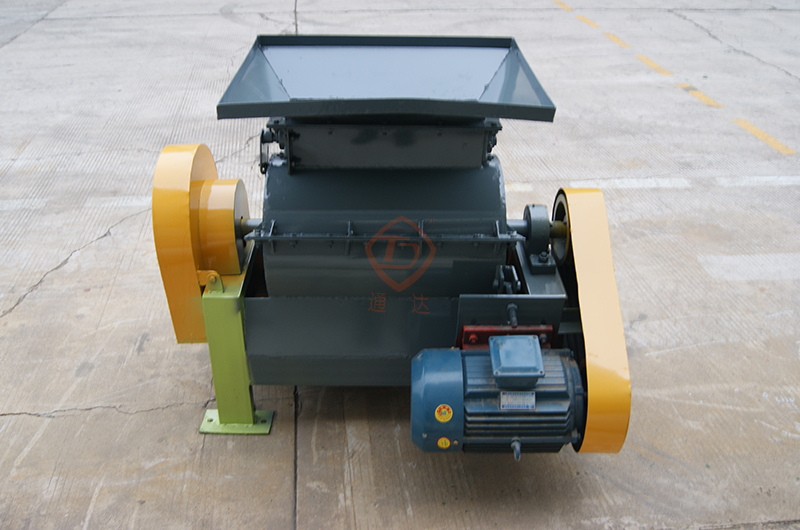 尿素粉碎機(jī) 尿素粉碎機(jī)