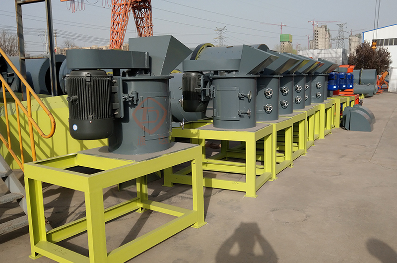 立式粉碎機(jī)5.jpg 立式粉碎機(jī)5.jpg