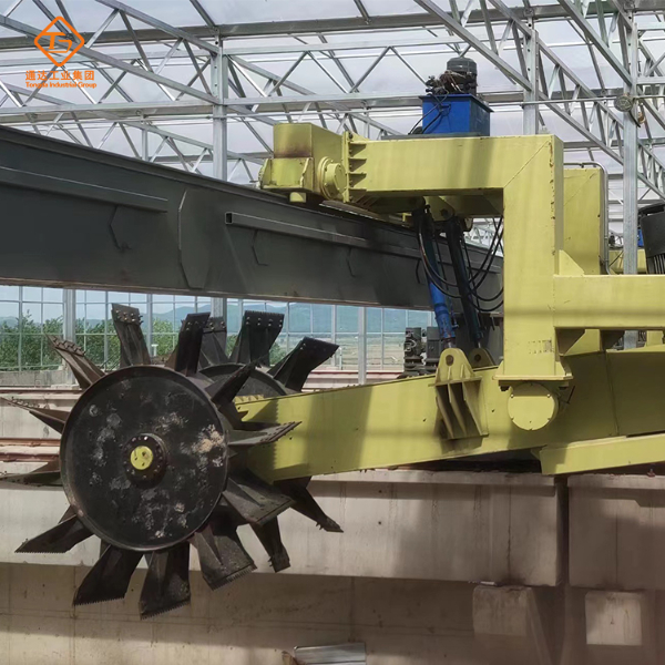 輪盤翻堆機(jī)1.jpg